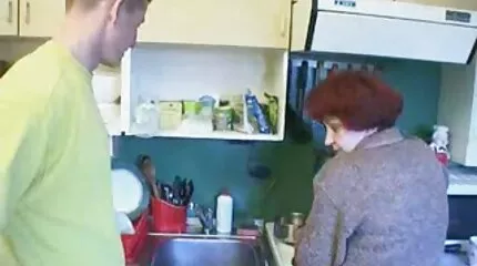 นิโกร fucks วีดีโอ โป xx ผู้หญิงที่เป็นผู้ใหญ่ด้วยกระเจี๊ยว