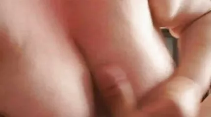 Athena นวดไก่ของเขาด้วยมือของเธอ ค ลิบ วีดีโอ โป้