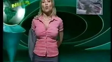 น้องชายต่างพ่อ fucks ดู คลิป วิดีโอ โป๊ น้องสาวผมบลอนด์