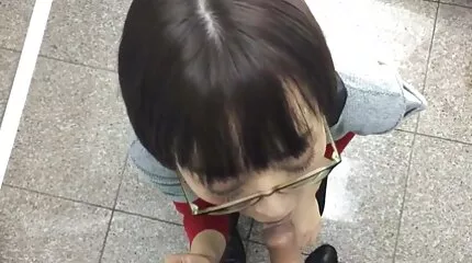 หญิงชาวตะวันออกจ่ายค่าเช่าเป็นประเภท วีดีโอ โป๊ เกาหลี